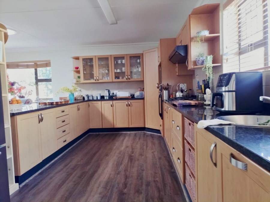 3 Bedroom Property for Sale in Fraaiuitsig Western Cape